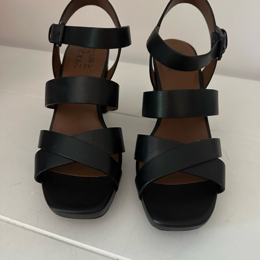 Naturalizer Julisa Black Leather Strappy Sandals